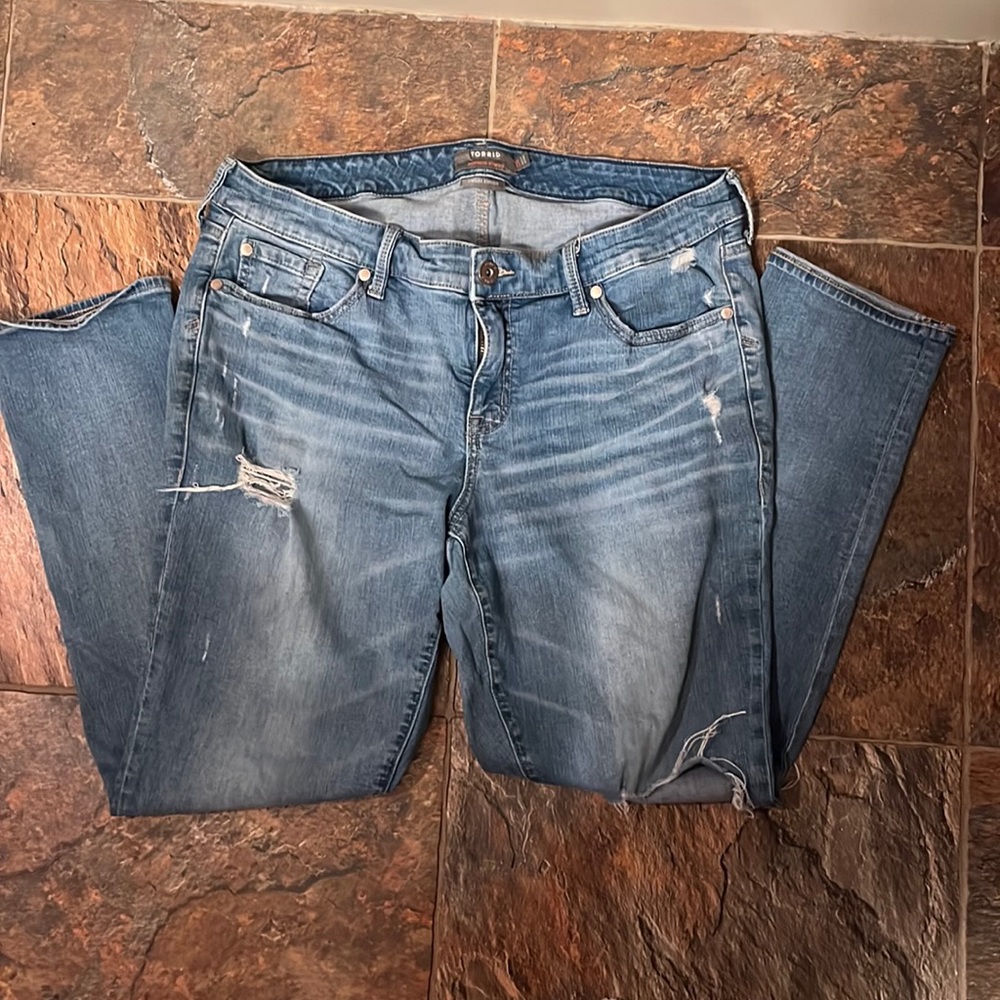 Women’s stretch boyfriend jeans